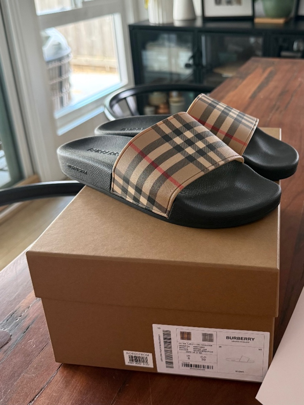 Burberry Slides (archive beige)